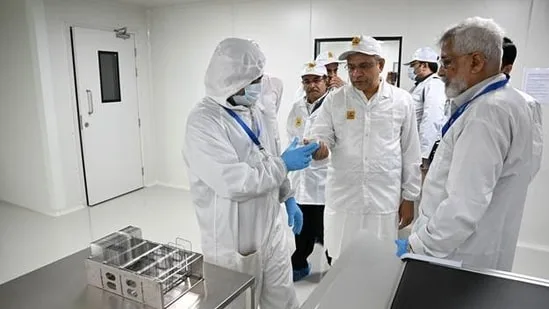 Optiemus, Corning set up India's first tempered glass factory in Noida for $70 million - Hindustan Times